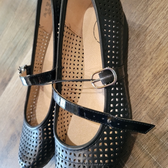 Life Stride Black Women's Shoes - Picture 4 of 8